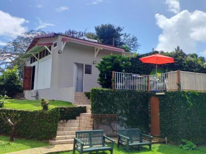 Bungalow d'une chambre avec piscine partagee jardin clos et wifi a Le Gosier a 2 km de la plage - image 2