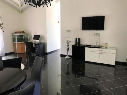 Maison de 2 chambres avec piscine partagee terrasse amenagee et wifi a Sainte Rose - image 13