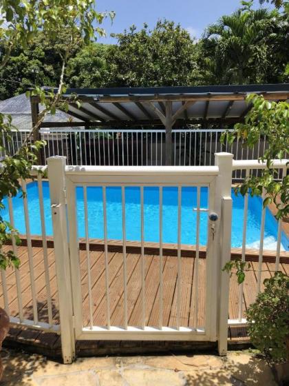 Maison de 2 chambres avec piscine partagee terrasse amenagee et wifi a Sainte Rose - image 9
