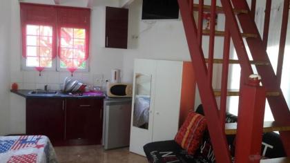 Bungalow de 2 chambres avec piscine partagee jacuzzi et terrasse amenagee a Le Gosier a 5 km de la plage - image 4