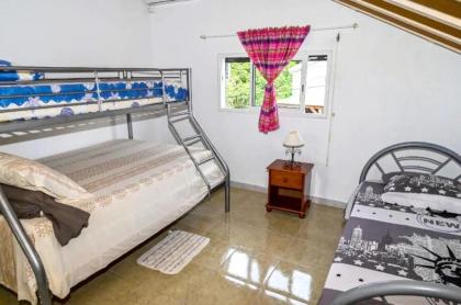 Maison de 2 chambres avec vue sur la mer terrasse amenagee et wifi a Vieux Habitants a 1 km de la plage - image 5