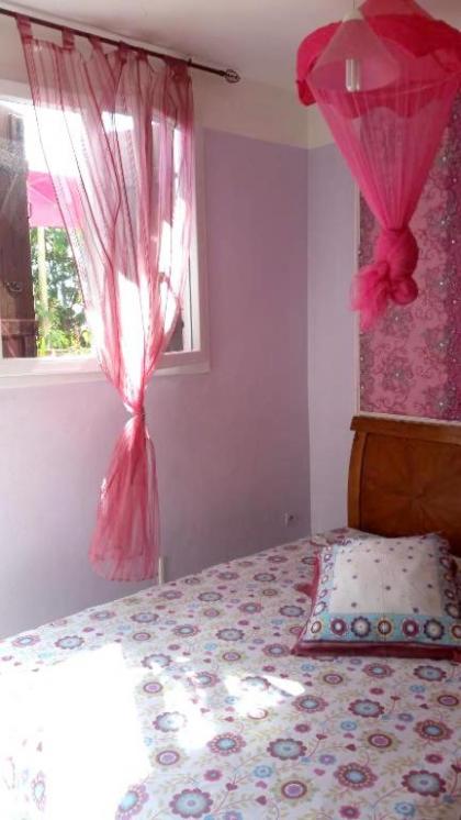 Maison d'une chambre avec piscine privee jacuzzi et jardin clos a Le Moule - image 9