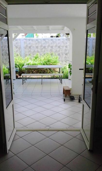 Maison de 2 chambres avec piscine privee jardin clos et wifi a Petit Bourg - image 7