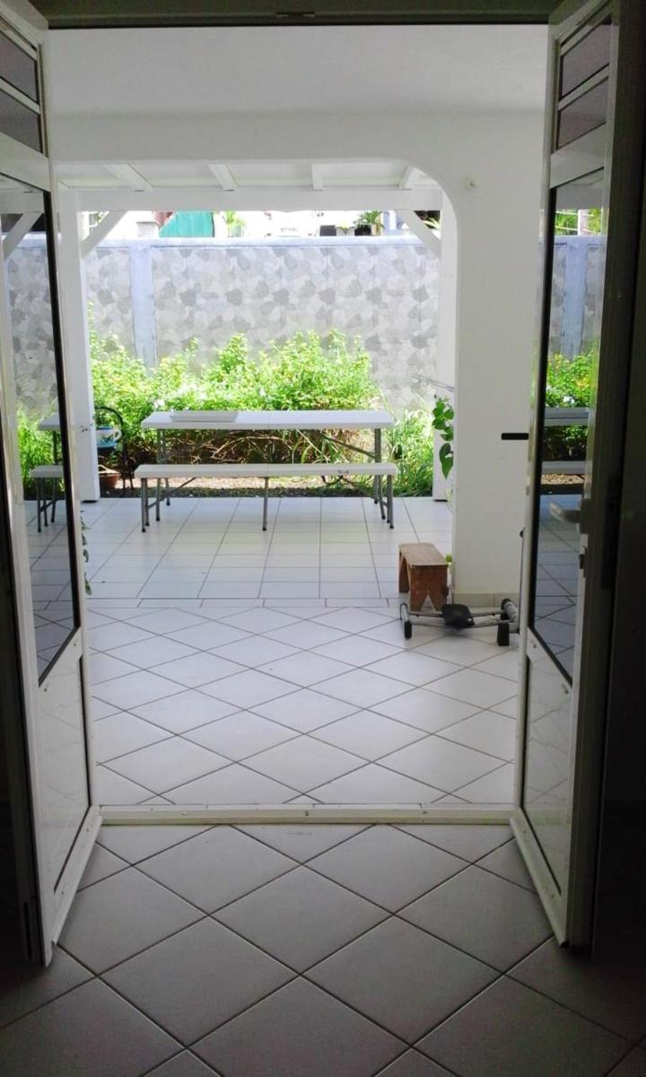 Maison de 2 chambres avec piscine privee jardin clos et wifi a Petit Bourg - image 7