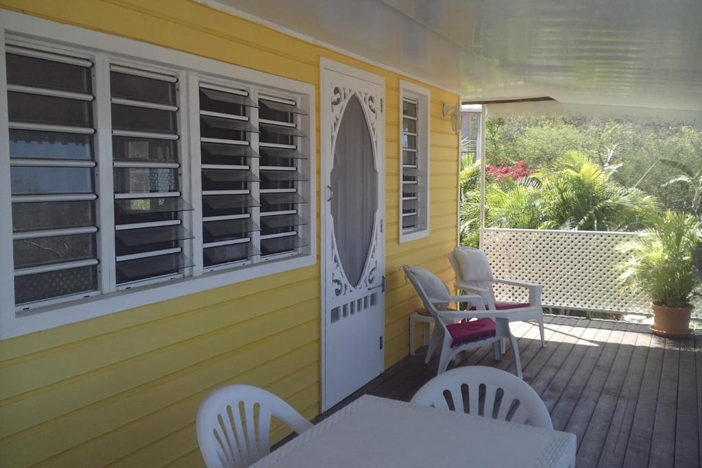 Kazavannah beautiful brand new bungalow Vieux Habitants Guadeloupe - image 2