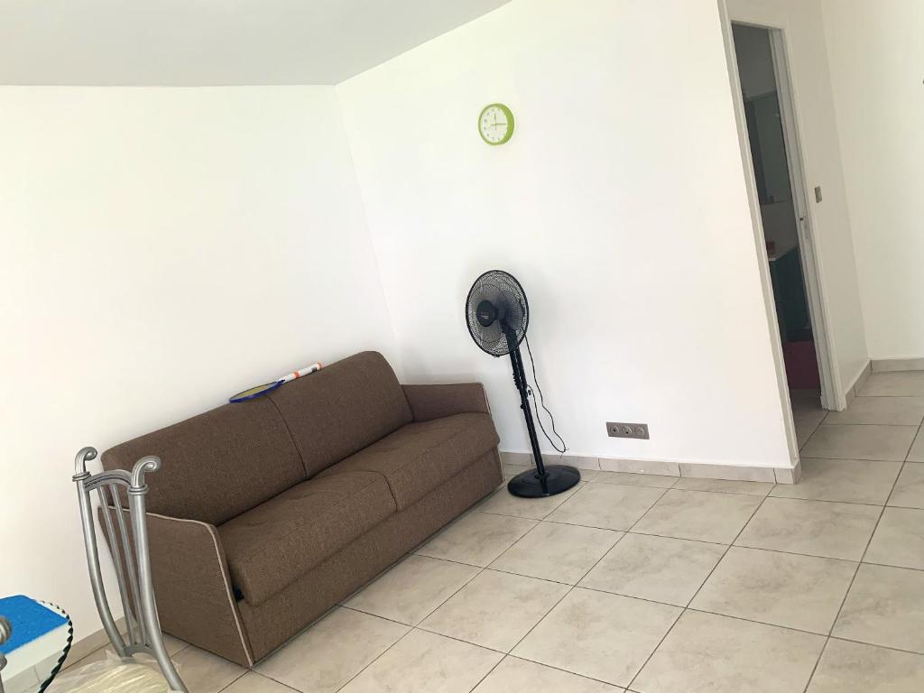 Appartement d'une chambre avec piscine partagee jardin clos et wifi a Le Gosier - image 2