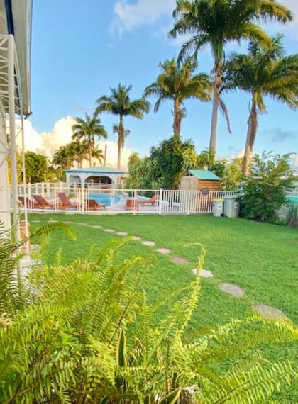 Villa de 5 chambres avec vue sur la mer piscine privee et jardin clos a Saint Francois - image 6