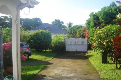 Studio avec jardin clos et wifi a Capesterre Belle Eau a 3 km de la plage - image 15