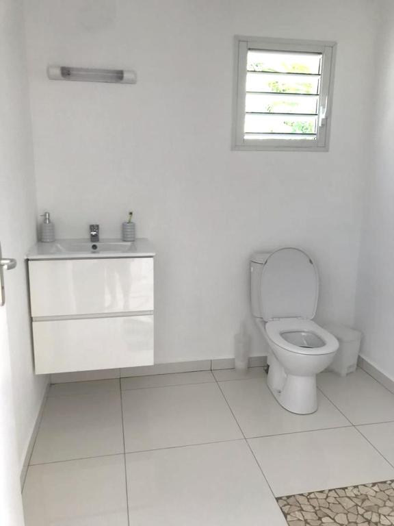 Villa with 2 bedrooms in Le Moule with wonderful sea view private pool enclosed garden - image 7