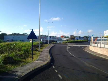 Maison de 2 chambres avec piscine partagee jardin clos et wifi a Le Moule - image 23