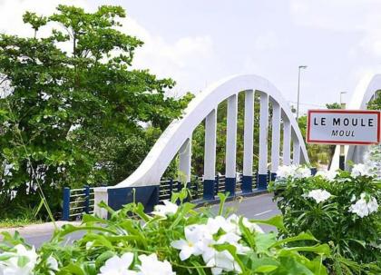 Maison de 2 chambres avec piscine partagee jardin clos et wifi a Le Moule - image 30