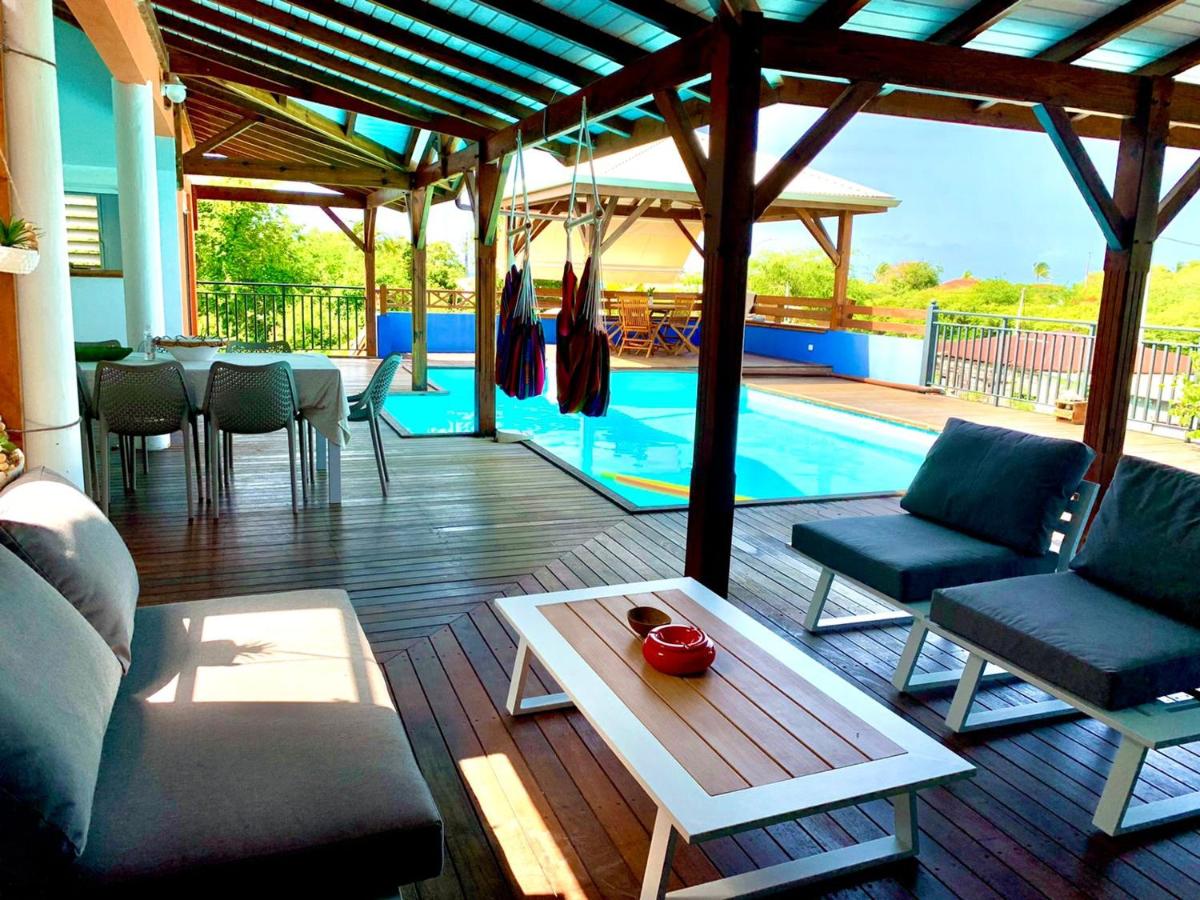 Villa de 4 chambres avec vue sur la mer piscine privee et jardin clos a Saint Francois - main image