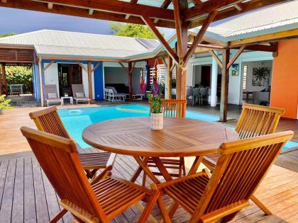 Villa de 4 chambres avec vue sur la mer piscine privee et jardin clos a Saint Francois - image 20