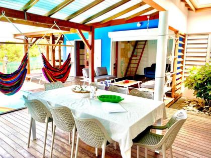 Villa de 4 chambres avec vue sur la mer piscine privee et jardin clos a Saint Francois - image 3