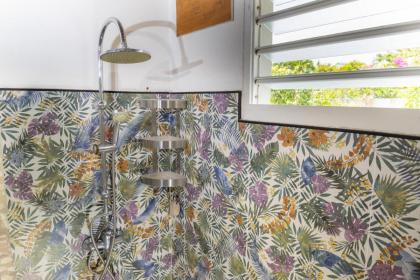 Villa L'Artist en bord de mer avec piscine privée - image 27