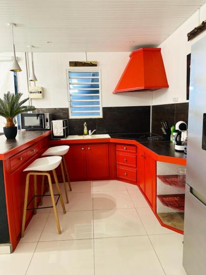 Maison d'une chambre avec piscine partagee terrasse amenagee et wifi a Sainte Rose a 5 km de la plage - image 25