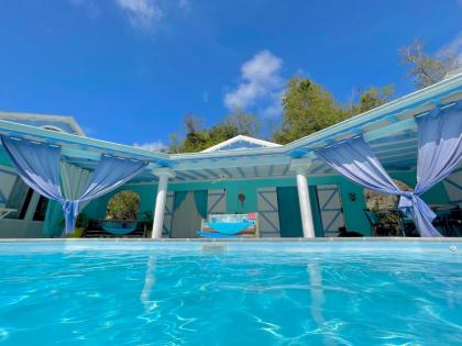 Room in Bungalow - Bed and breakfast Guadeloupe - image 6