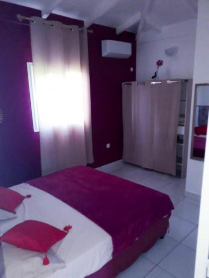 Villa de 2 chambres avec piscine privee jacuzzi et terrasse a Saint Francois - image 15
