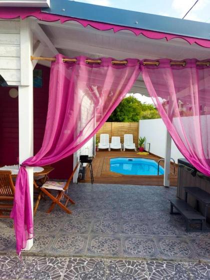 Villa de 2 chambres avec piscine privee jacuzzi et terrasse a Saint Francois - image 2