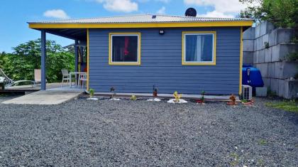 Bungalow de 2 chambres avec vue sur la mer jardin clos et wifi a Anse Bertrand - image 1