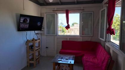 Bungalow de 2 chambres avec vue sur la mer jardin clos et wifi a Anse Bertrand - image 3
