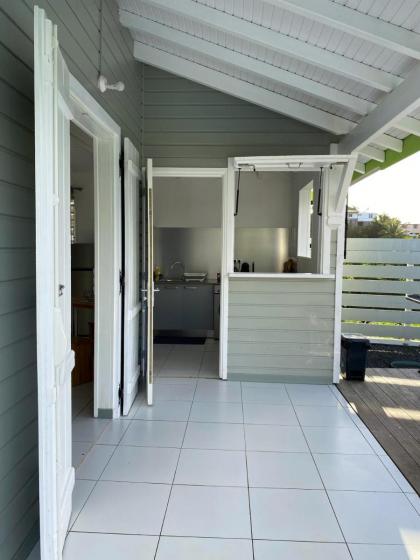 Maison de 2 chambres avec piscine privee terrasse amenagee et wifi a Le Gosier a 1 km de la plage - image 14