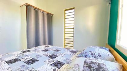 Maison de 2 chambres avec terrasse amenagee et wifi a Le Gosier a 1 km de la plage - image 3