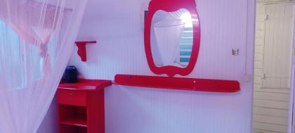 Maison d'une chambre avec jardin clos et wifi a Le Gosier a 6 km de la plage - image 8