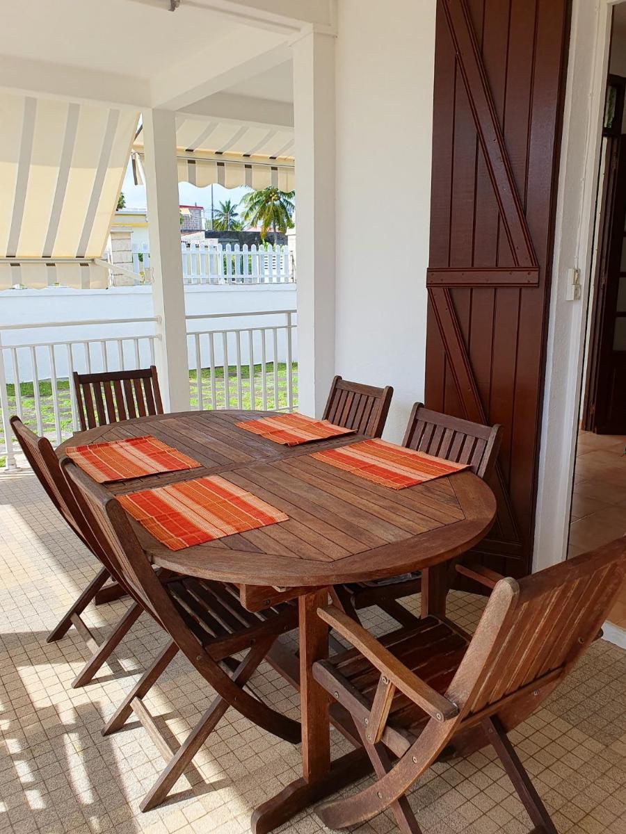Maison de 3 chambres avec jardin clos et wifi a Petit Canal a 4 km de la plage - image 3