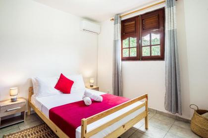Anatasia - Maison climatisée avec jardin - image 4