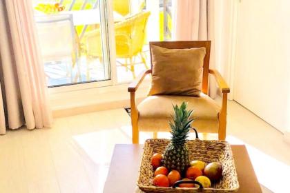 Appartement de 2 chambres a Saint Francois a 100 m de la plage avec piscine partagee terrasse amenagee et wifi - image 2
